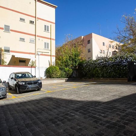 Borbolla Sevilla Urban - Parking 외부 사진