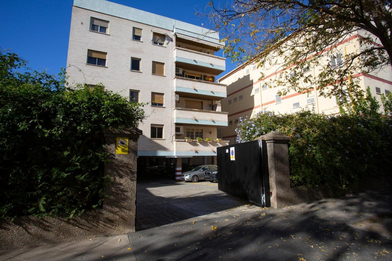 Borbolla Sevilla Urban - Parking 외부 사진