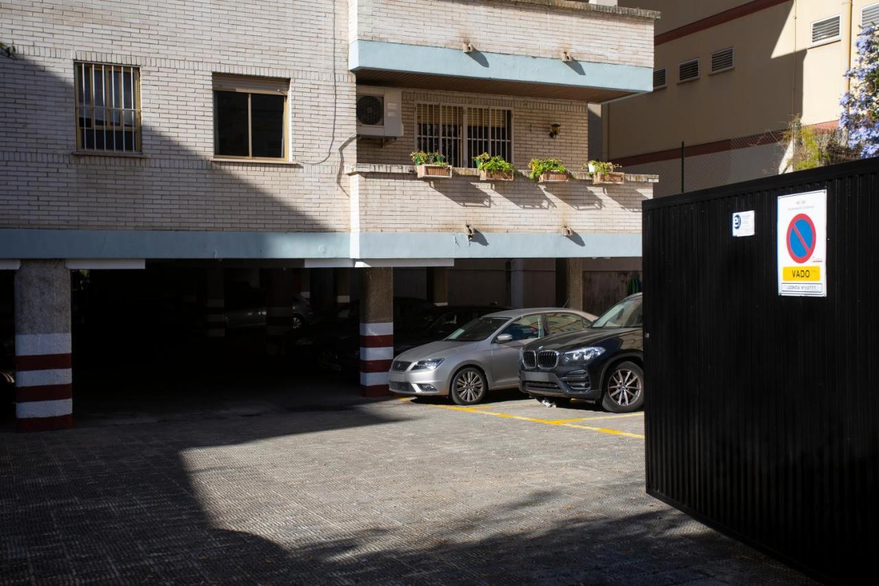Borbolla Sevilla Urban - Parking 외부 사진